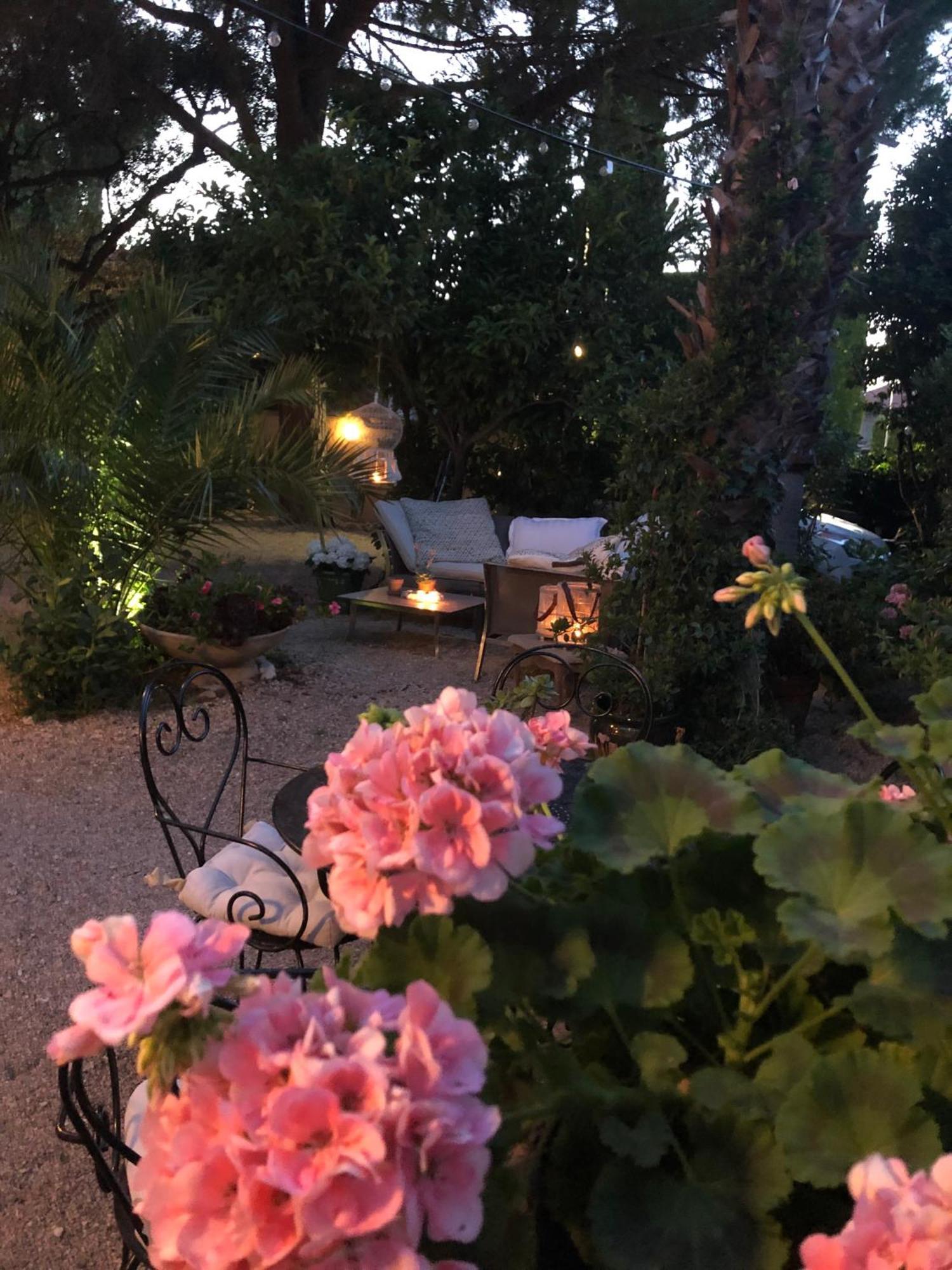Hotel Le Ponteil Антиб Екстериор снимка
