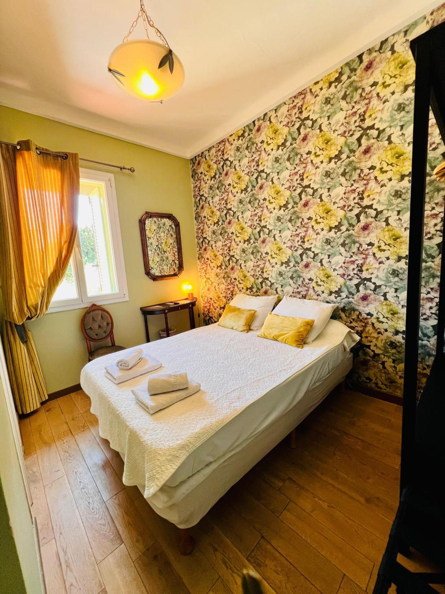 Hotel Le Ponteil Антиб Екстериор снимка