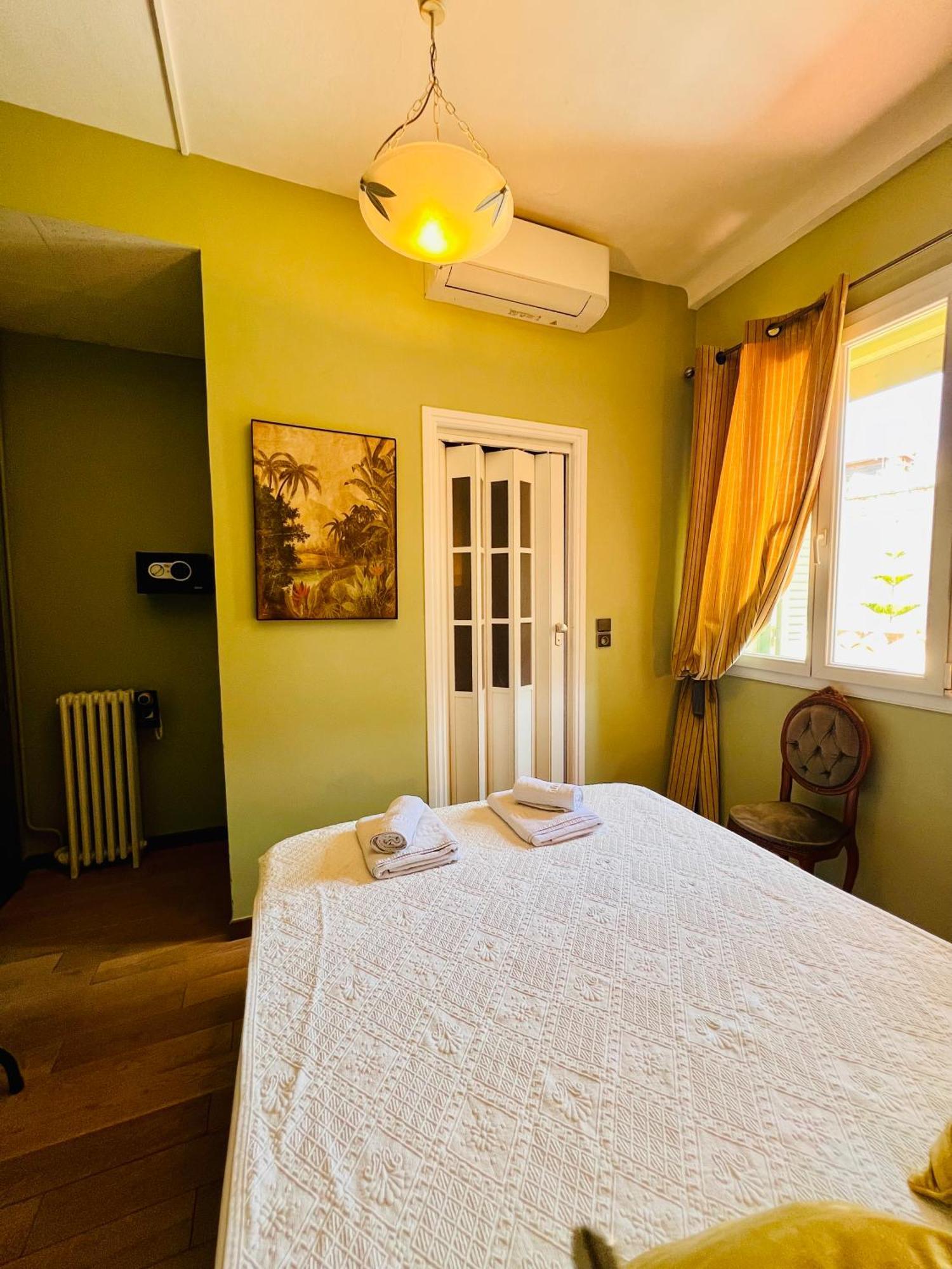 Hotel Le Ponteil Антиб Екстериор снимка