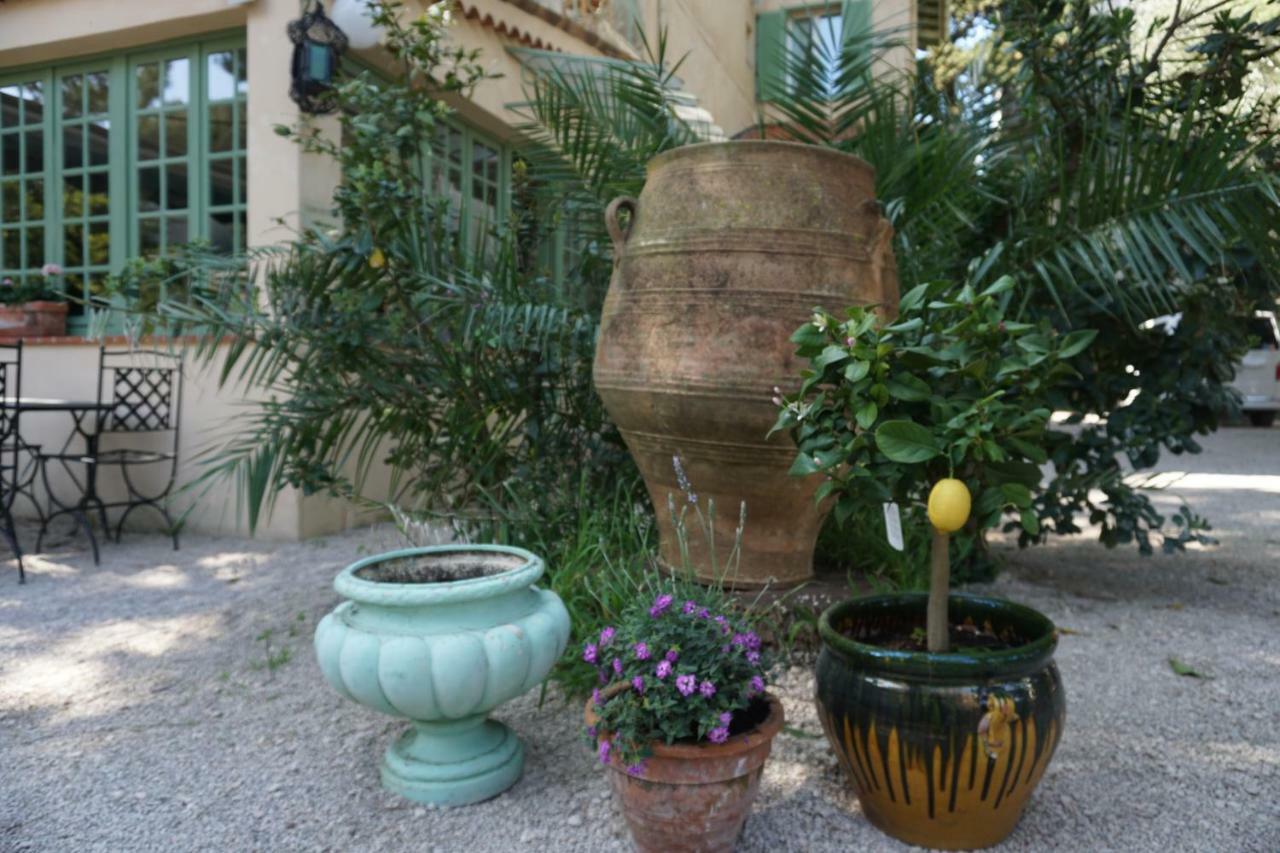 Hotel Le Ponteil Антиб Екстериор снимка