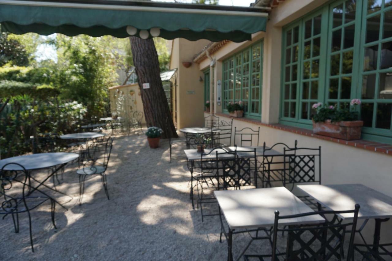 Hotel Le Ponteil Антиб Екстериор снимка